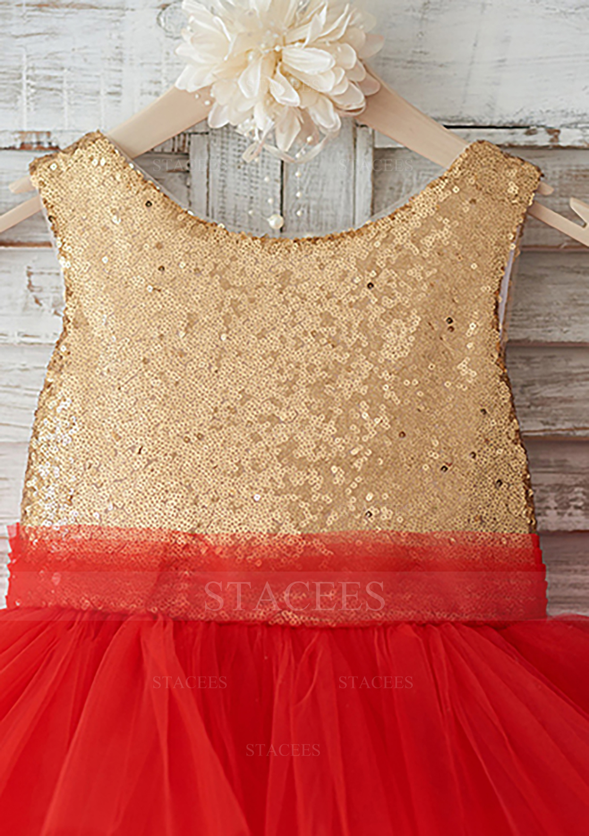 Ball Gown Scoop Neck Knee-Length Tulle Sequined Flower Girl