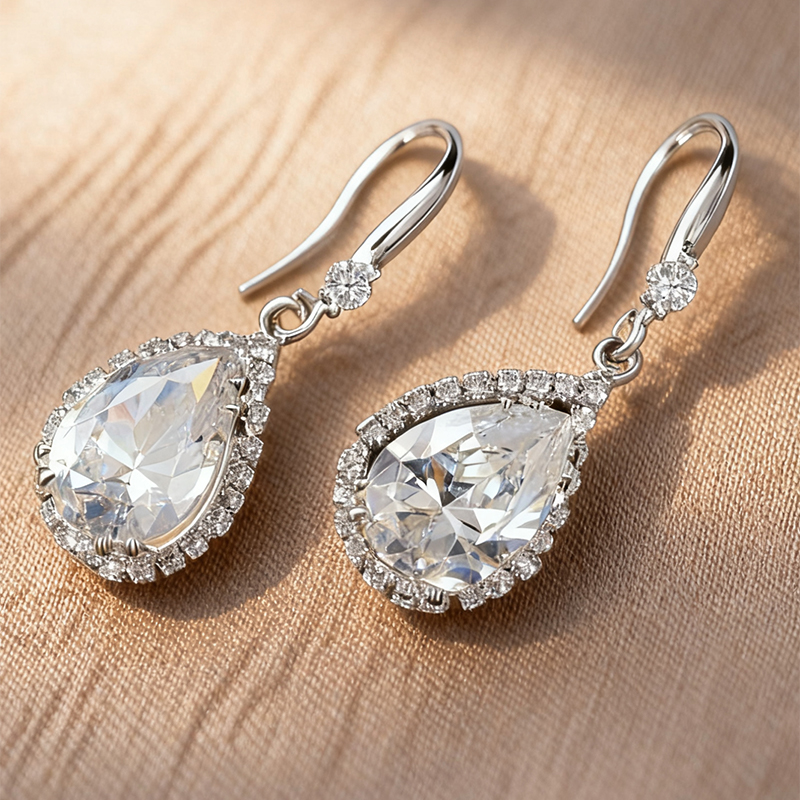 Luxurious Romantic Ladies' Alloy Drops Earrings with Artificial Crystal