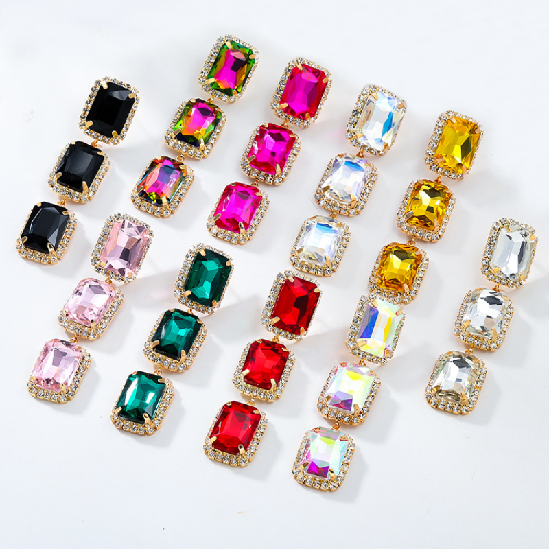 Fashionable Luxurious Women's Alloy Earrings with Rhinestone