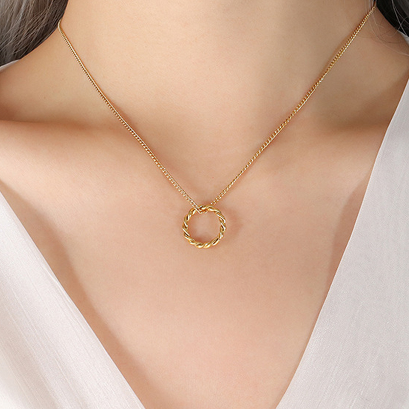 Charming Unique Circle Ladies' Titanium Steel Necklace