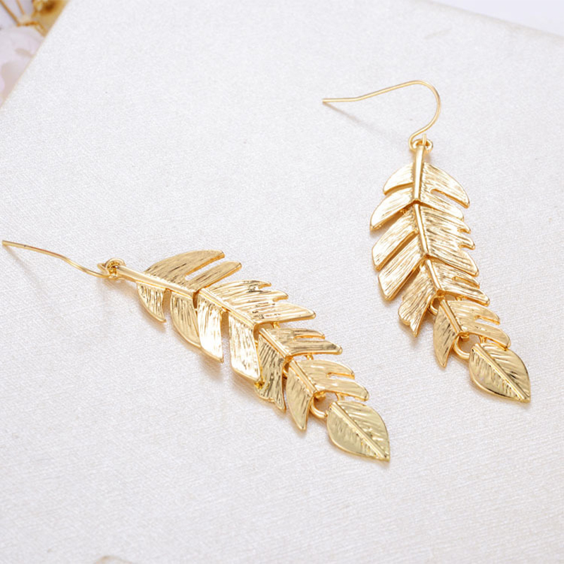 Exquisite Fashionable Female Leaf Alloy Earrings