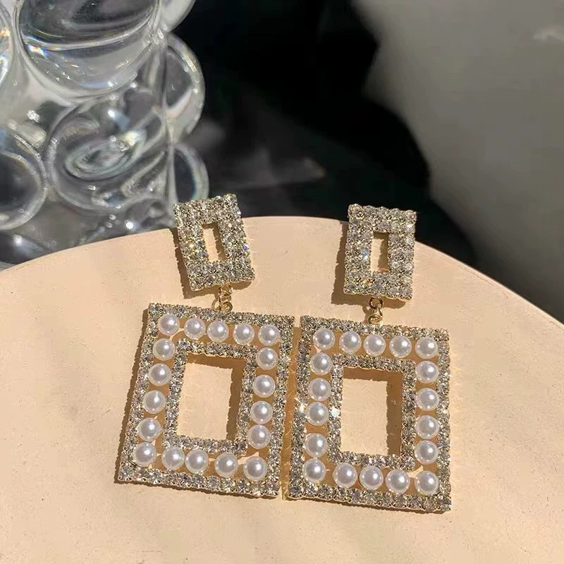 Elegant Luxurious Female Alloy Earrings with Imitation Pearls Rhinestone