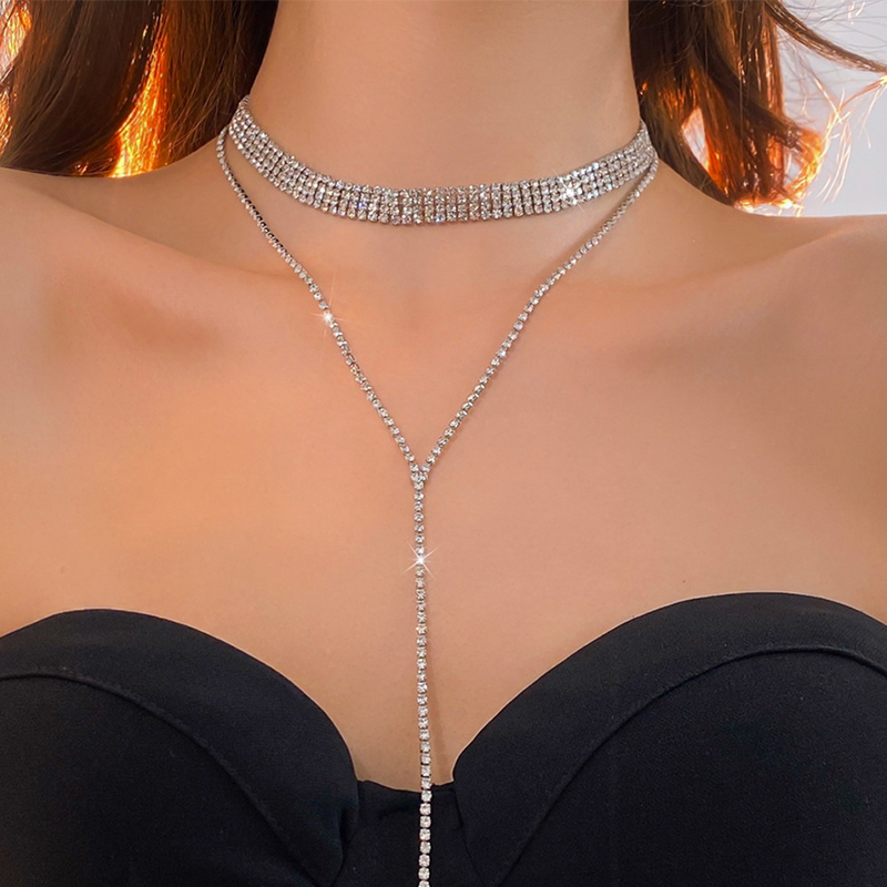 Sparking Stylish Female Alloy Necklace with Rhinestone