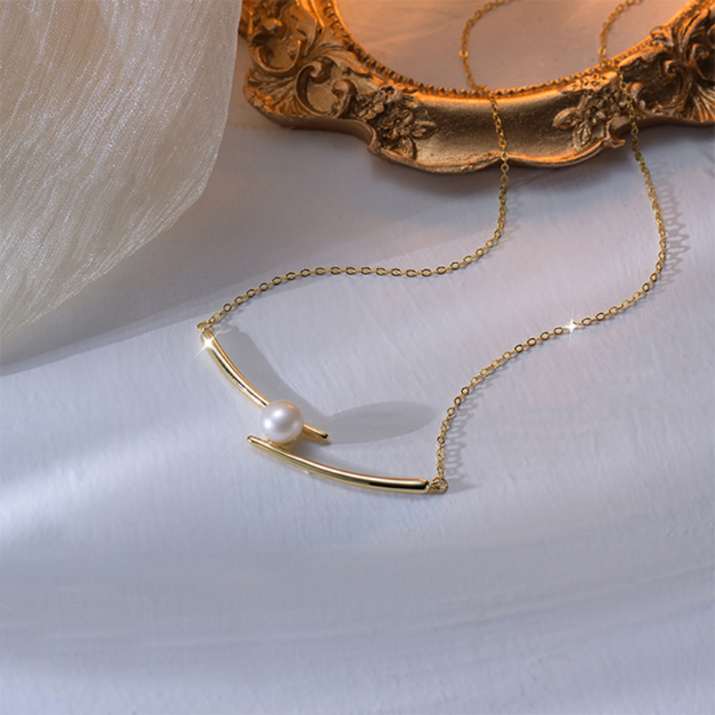 Charming Exquisite Ladies' Alloy Necklace with Imitation Pearls