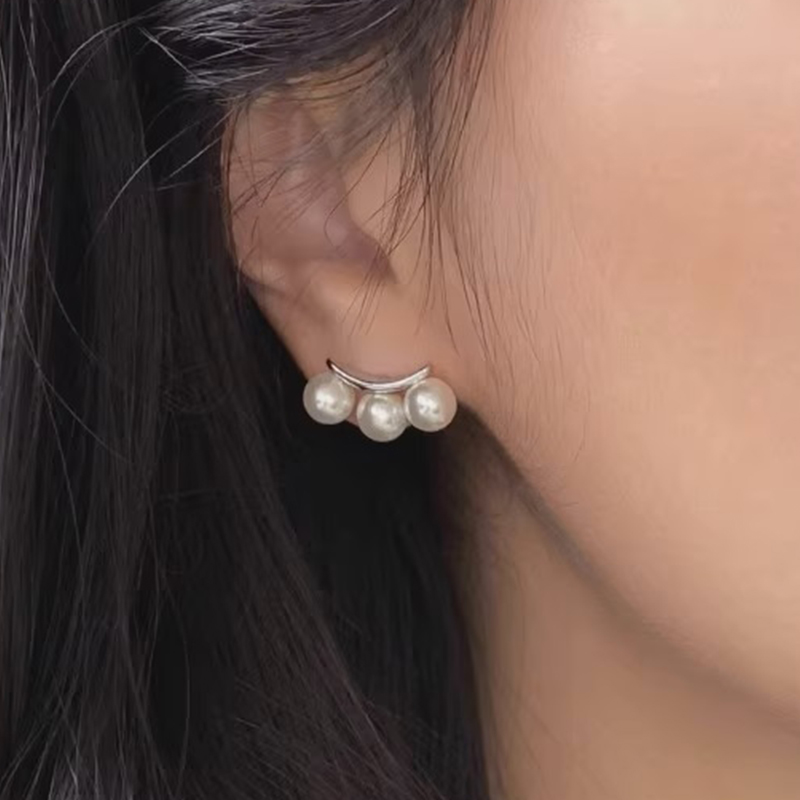Romantic Vintage Ladies' Alloy Earrings with Imitation Pearls